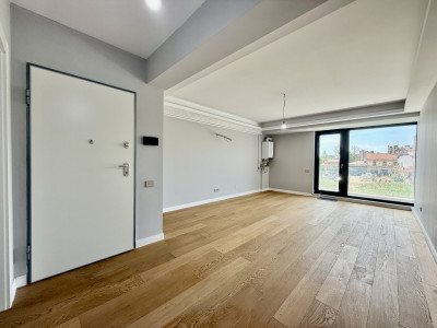 Unirii, apartament cu terasa spre SUD, gata de mutat